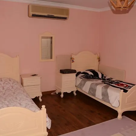 Bodrum-bitez Arasinda, Huzurlu Bir Aile Evi *